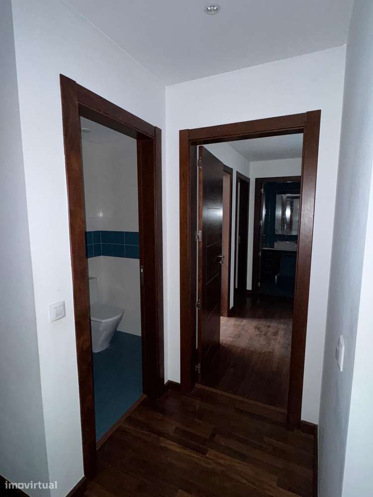 Imóvel de banco :T4 com varanda, garagem em Torres Vedras-29