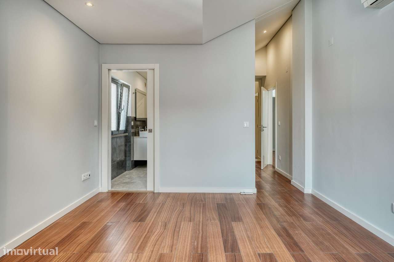 Apartamento de Luxo no Coração de Cascais | Rooftop com Vista Mar-24