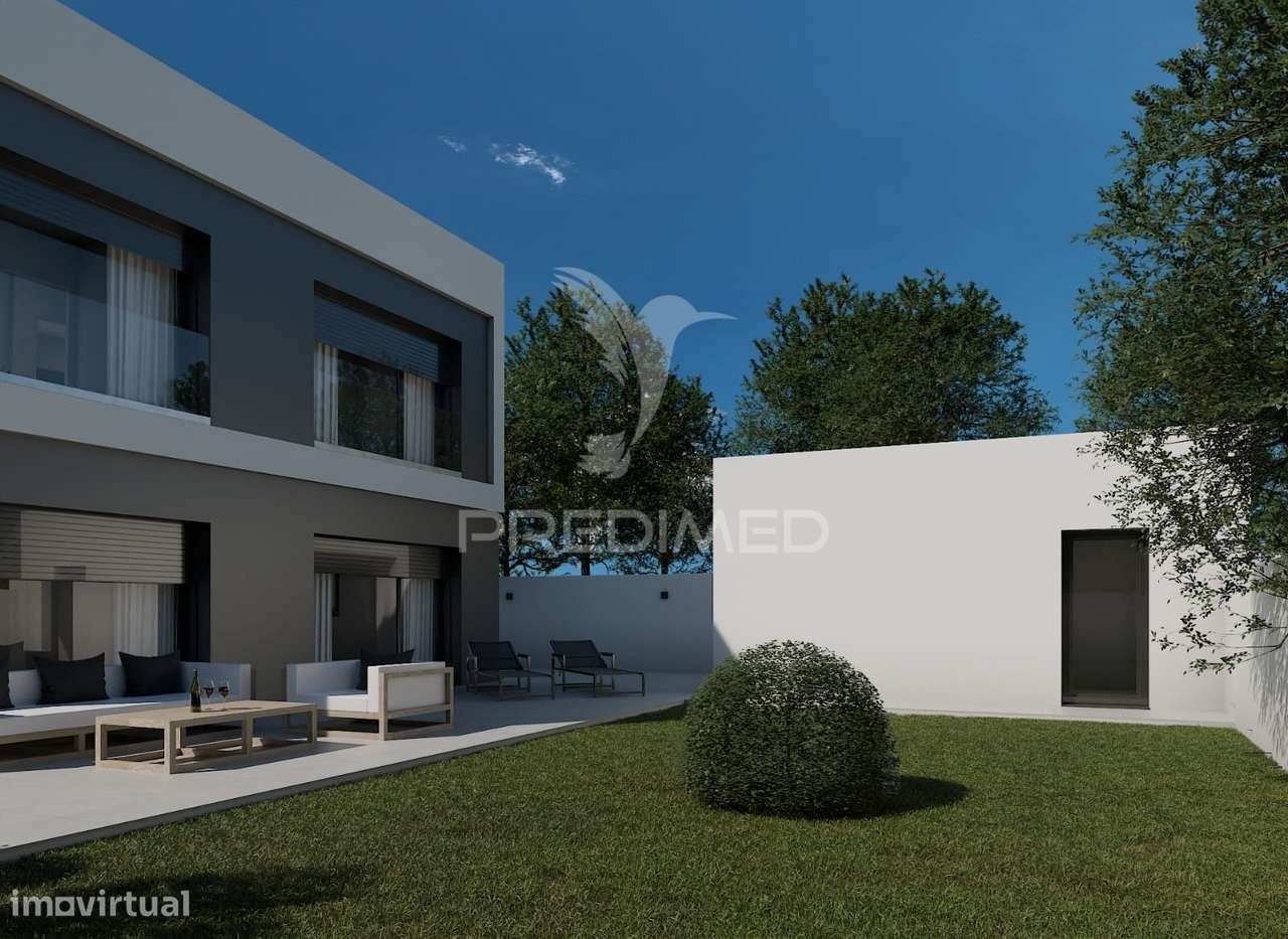 Moradia T4 de Arquitetura Moderna – Urbanização da Meia Via - Grande imagem: 3/31