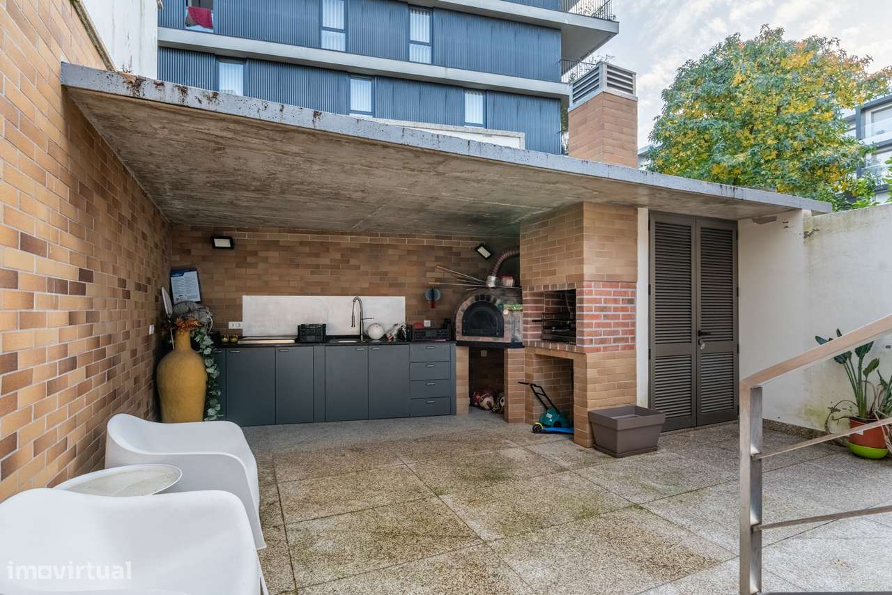 Moradia T3 + escritório à venda em Fraião - Braga-12