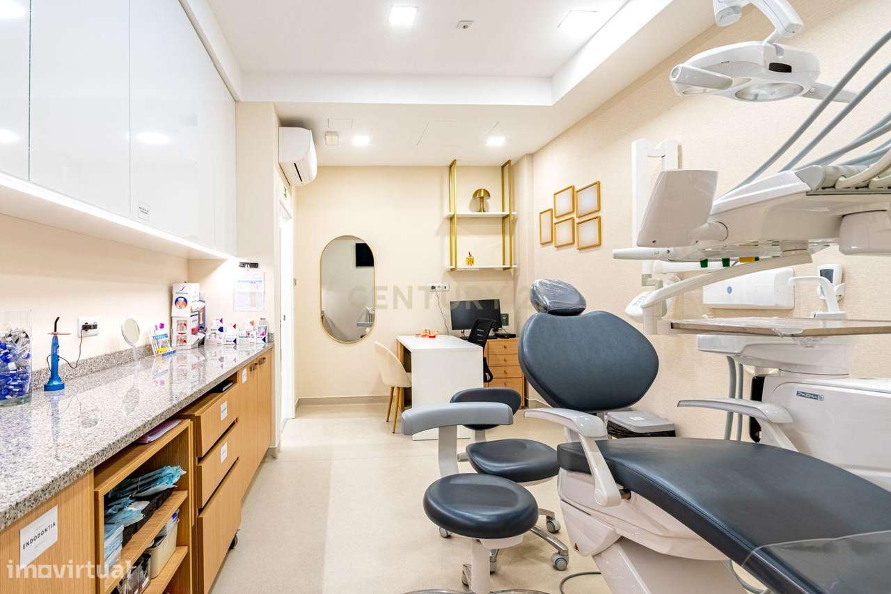 Espaço Comercial com Clínica Dentária Nova em Funcionamento —  Estrada - Grande imagem: 2/32