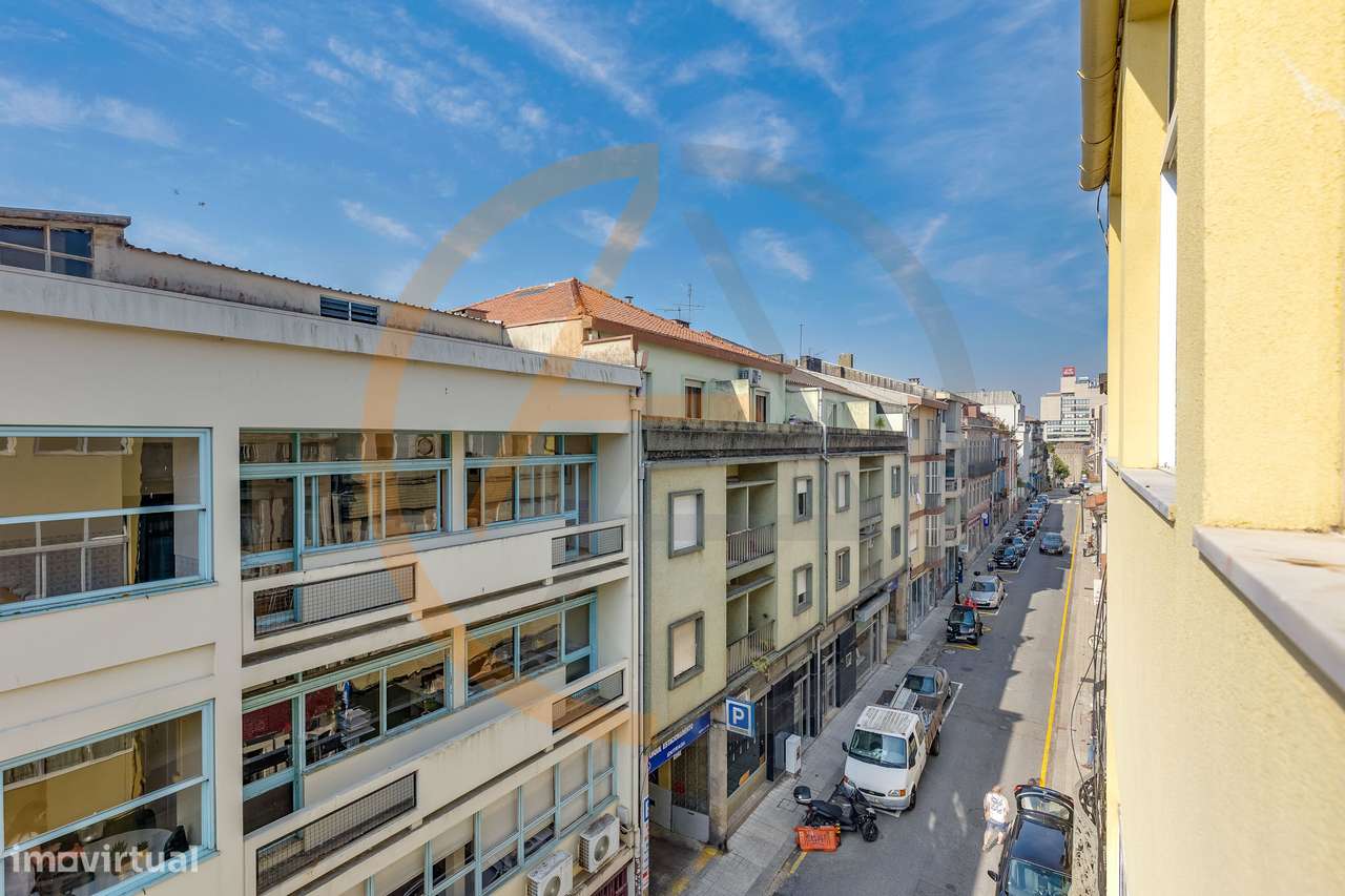 Apartamento T1 com Espaço Exterior | Cedofeita-26