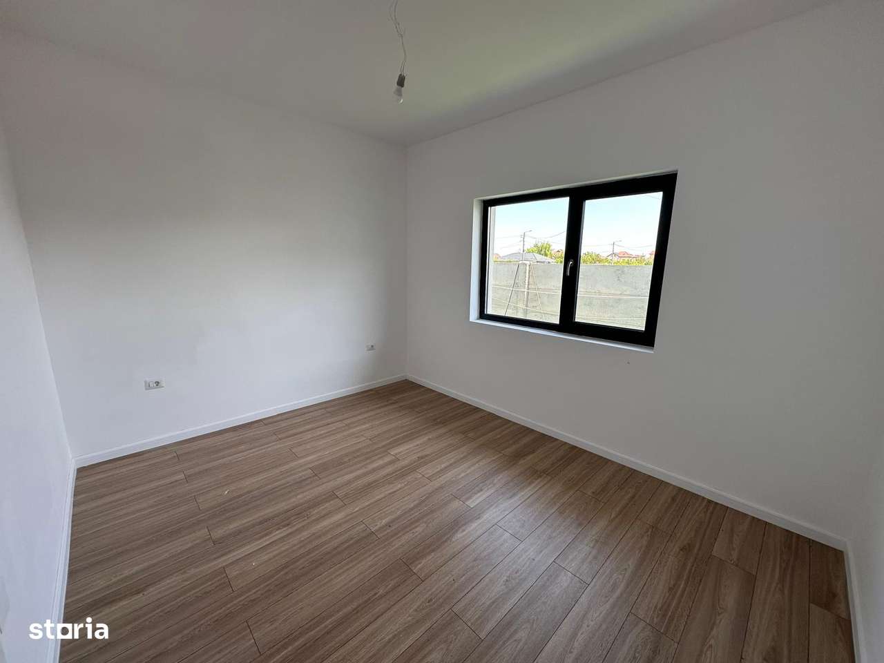 Casa cu teren 520 mp, incalzire in pardoseala si tripan in Domnesti-8