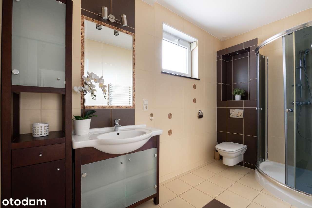 Ponadczasowy, jakościowy dom na dużej działce przy lesie-9