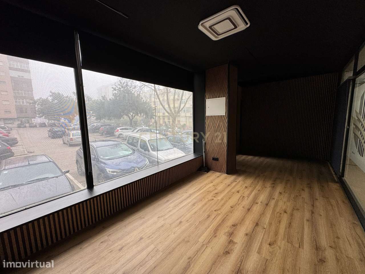 Loja remodelada em Corroios, Seixal - 20m² - Grande imagem: 5/6