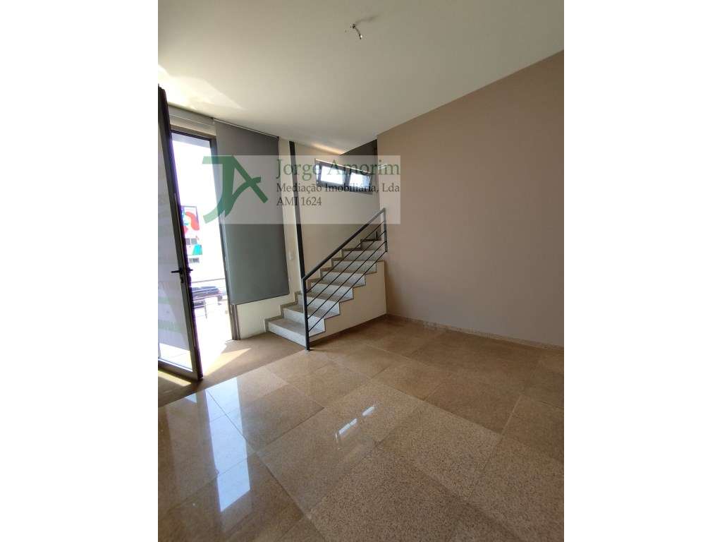 Armazém industrial 1600 m2. Aceso A1 a 500 mt.-5