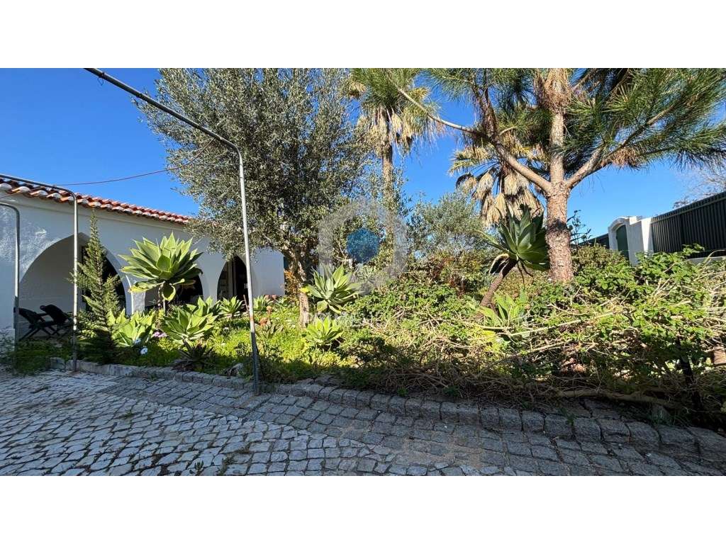 Moradia com Potencial Único para Viver ou Investir em Alvor - Algarve - Grande imagem: 2/42