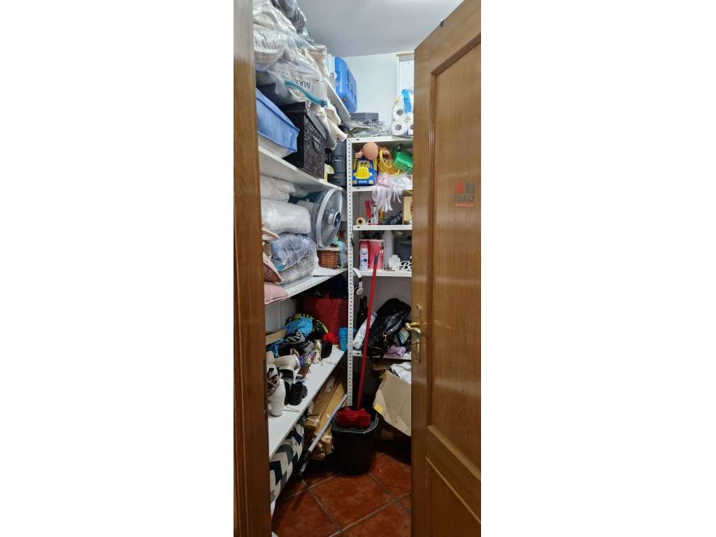 APARTAMENTO T2 COM DUAS FRENTES, SOTÃO E GARAGEM | VILA REAL-12