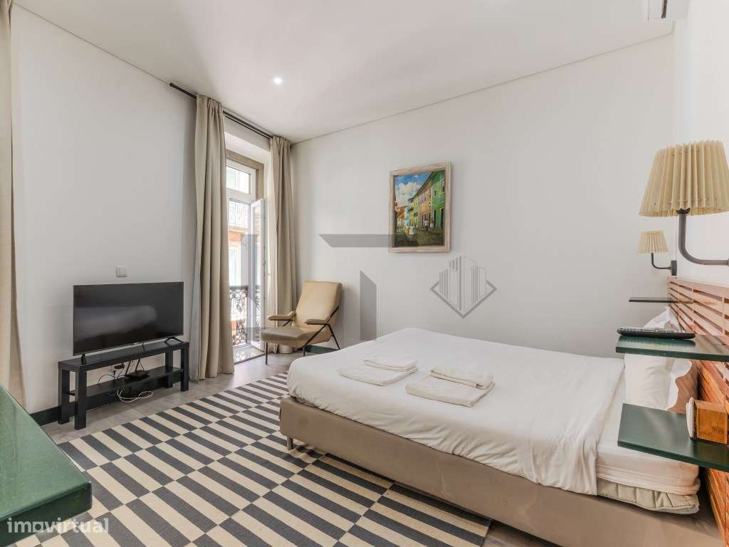 Prédio de Alojamento Local Reabilitado com 7 Unidades + Loja no Bai... - Grande imagem: 5/13