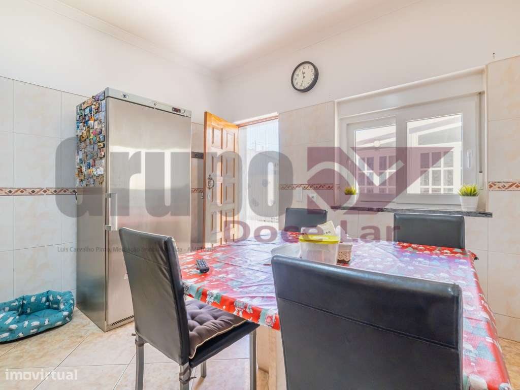 Moradia Isolada T5 com Garagem e anexo em Quinta do Conde-24