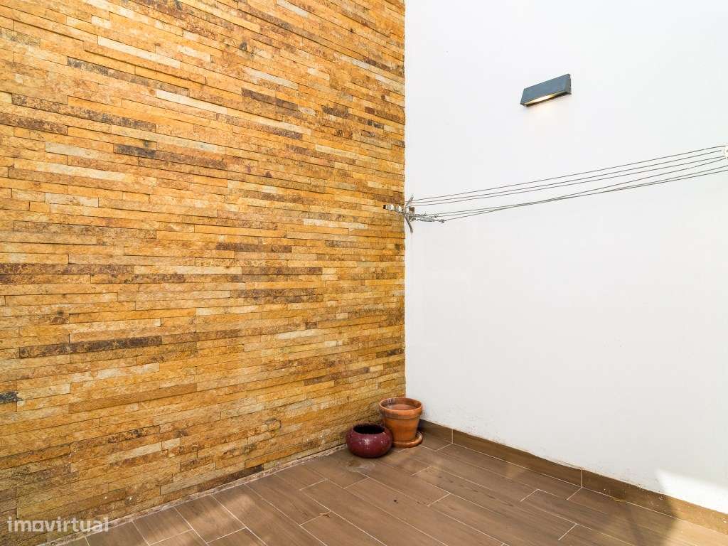 Moradia T3 com terraço e logradouro no Restelo, junto ao Mosteiro d...-10