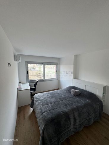 T3 Remodelado | Lugar de Garagem + Arrumo | Próximo ao Marquês-11