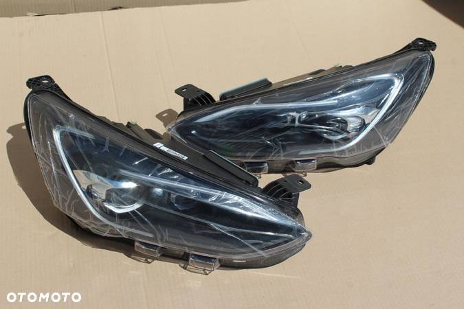 Lampy Zderzak Maska przód Ford Focus Mk4 Vignale - 6