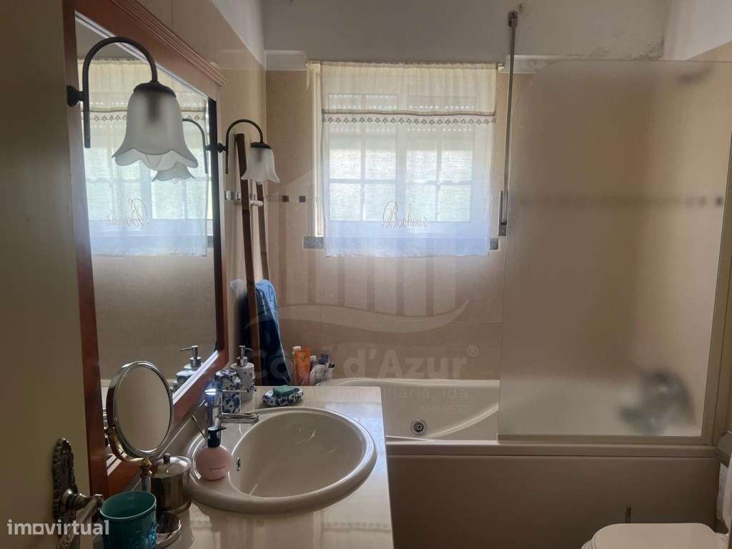 Moradia com 7 Assoalhadas , garagem e com terreno de 1.000 m2 zona ...-22