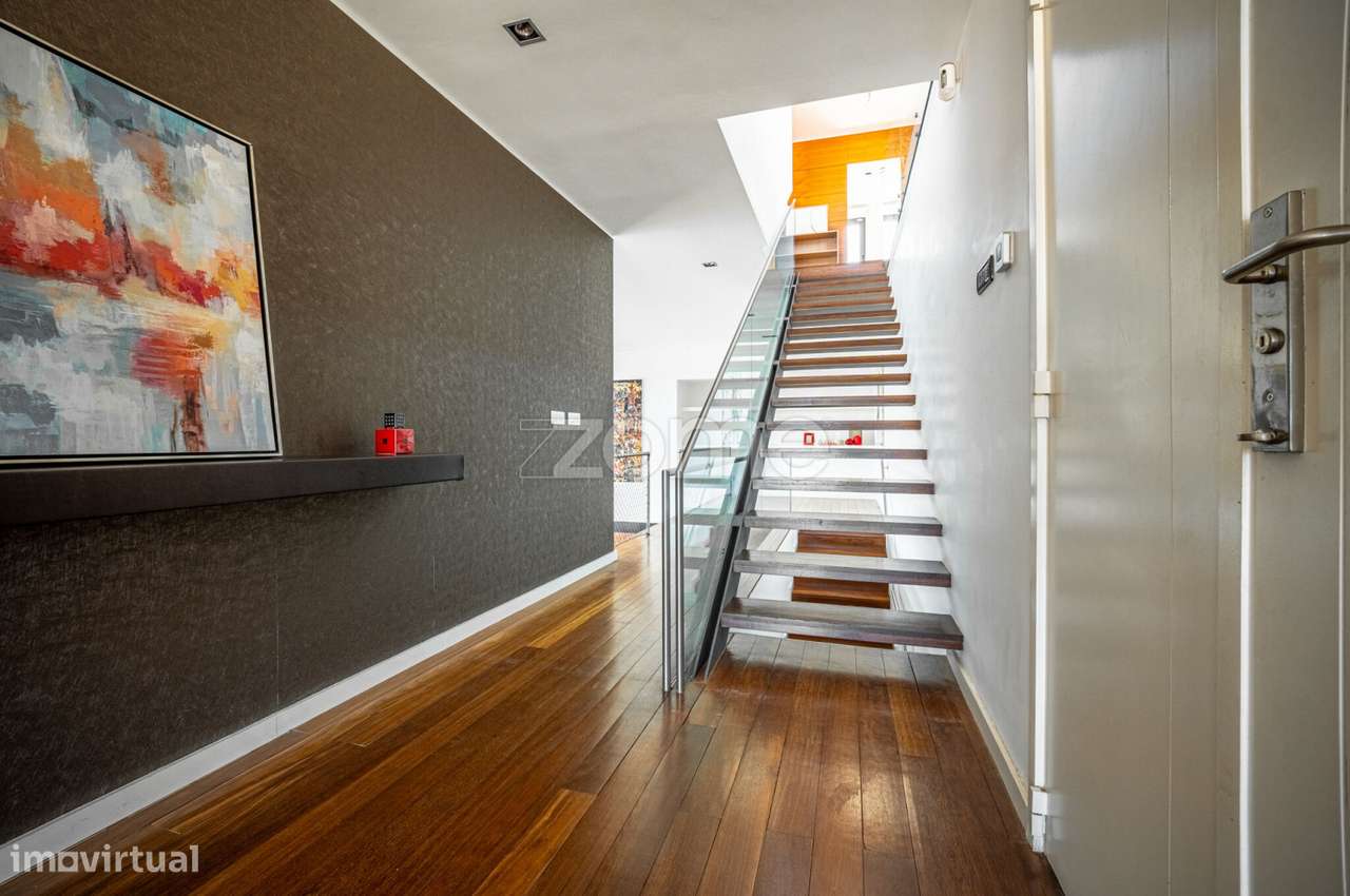 Exclusiva Moradia de Luxo T5+1 com Vista Mar | Lote de 960 m²-16