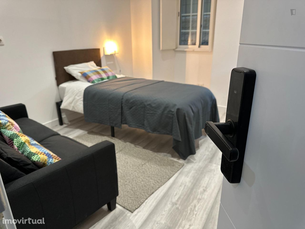 671414 - Quarto com cama de solteiro em apartamento com 8 quartos