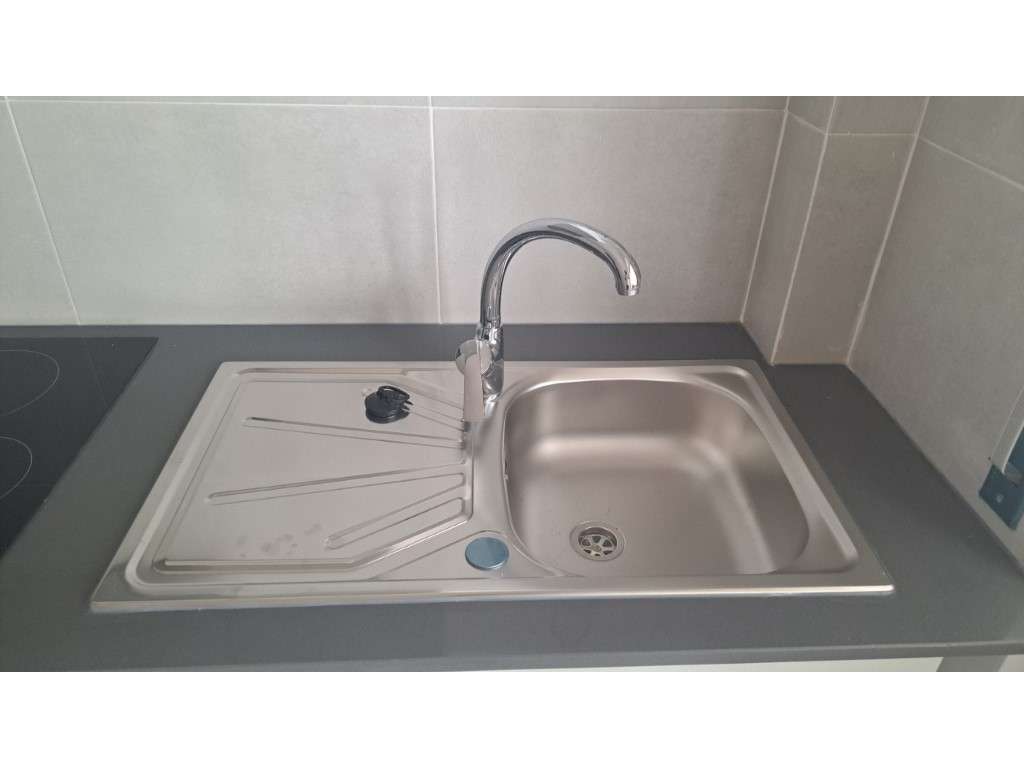Apartamento T2 Almada Centro Recuperado-28
