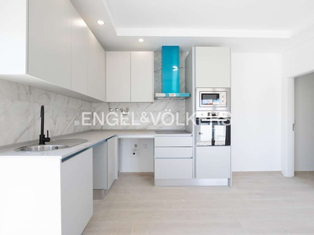 Moradia Geminada T4 Triplex em Fernão Ferro-6