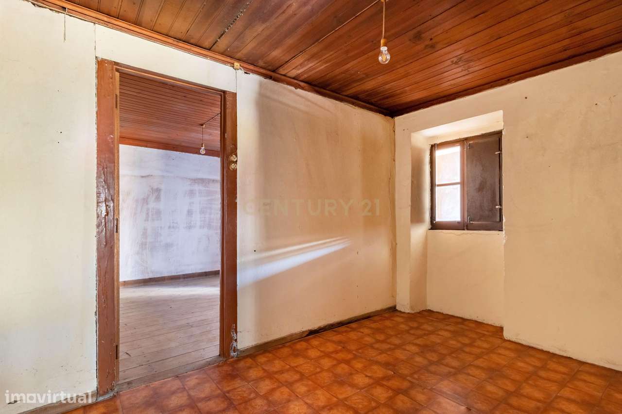 Casa de rés do chão com arrecadação e logradouro - Grande imagem: 4/14