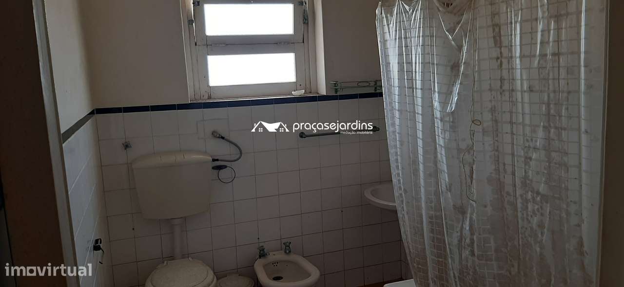 Prédio com 3 Apartamentos-23