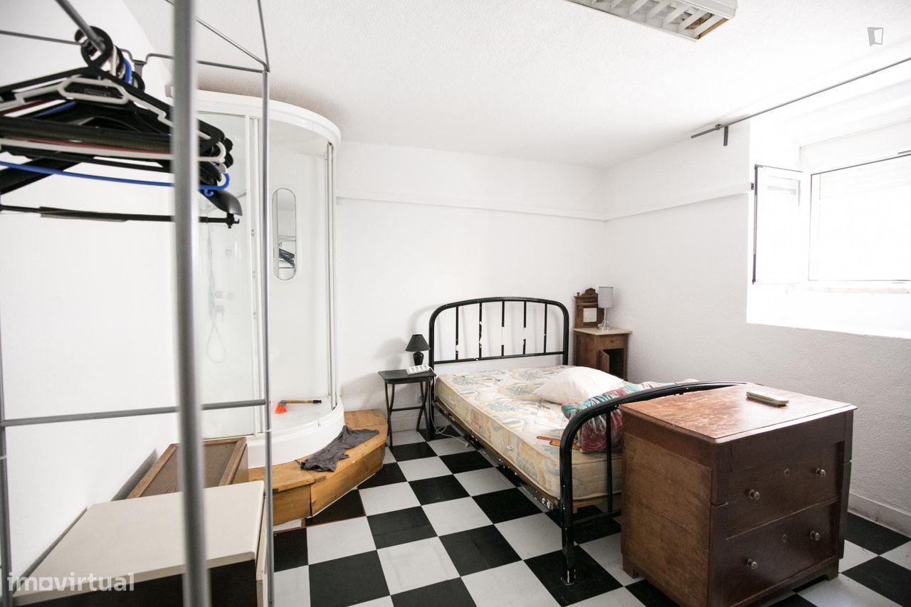 29964 - Quarto com cama de casal em apartamento...