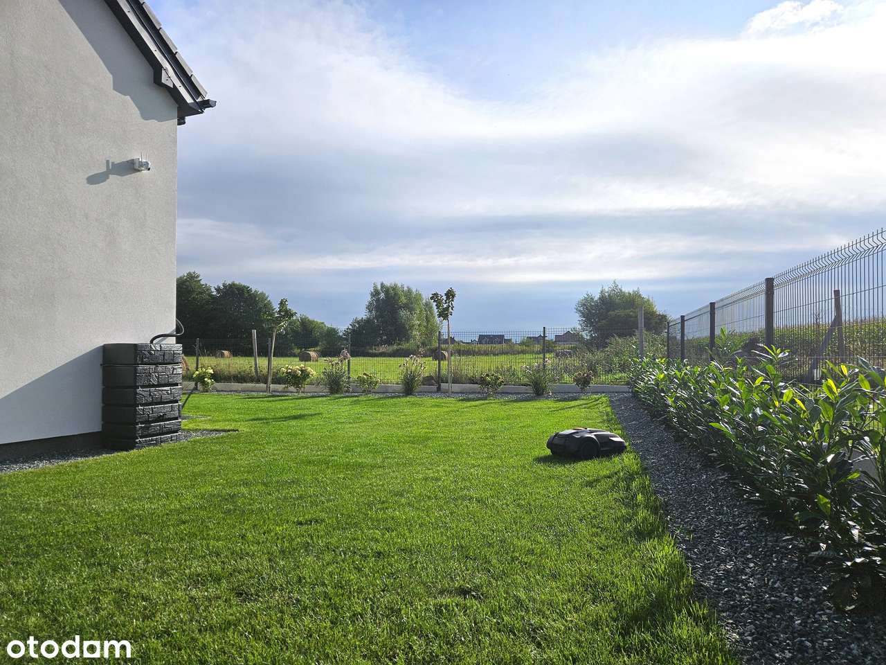 Bliźniak w wysokim standardzie | Garaż w bryle + Pompa Ciepła-10