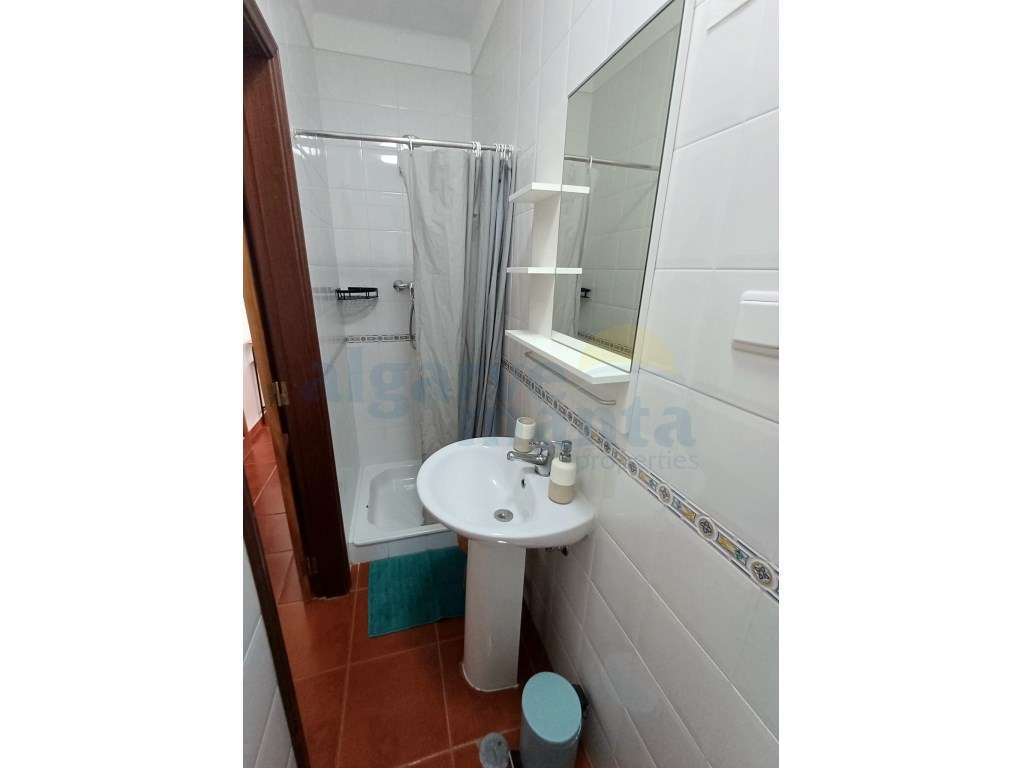 Moradia T2 em Condomínio Fechado a 300m até à Praia da Lota, Algarve-8