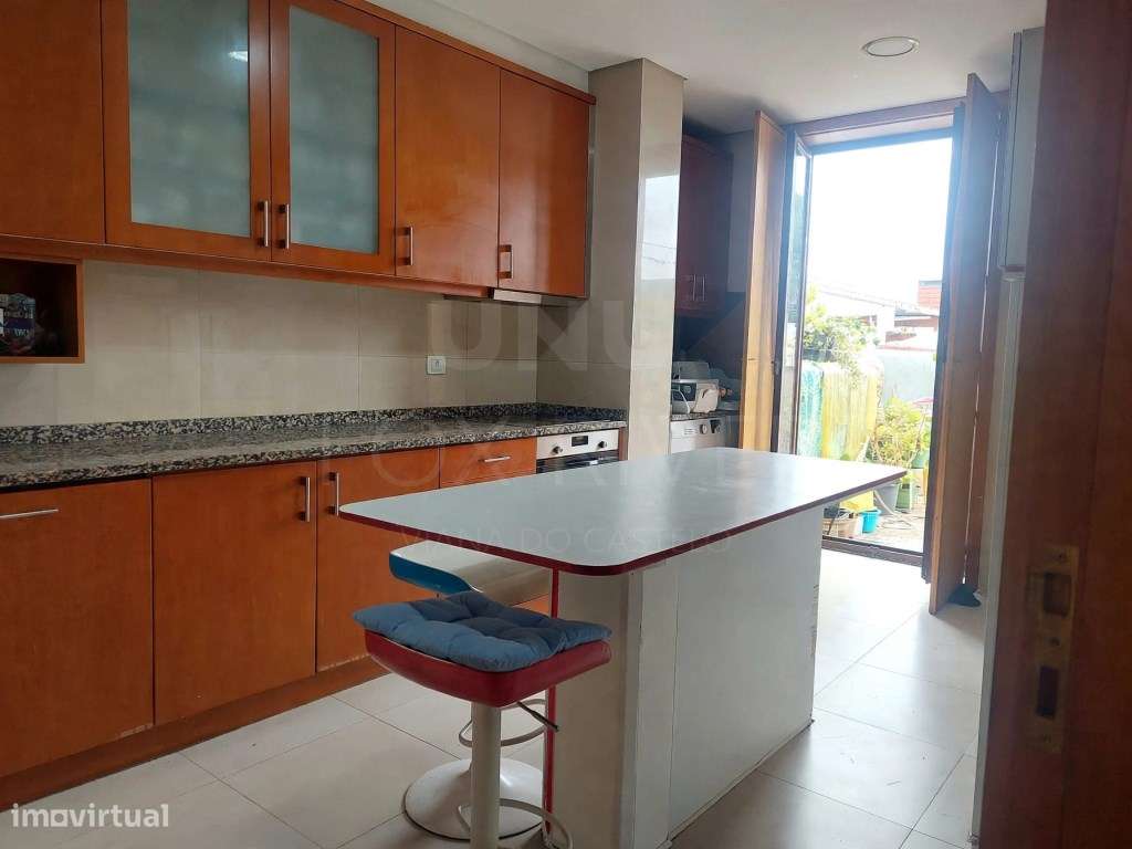Apartamento T2 com Terraço Privativo e Garagem - Touguinha, Vila do...-5