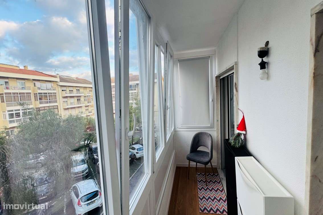 T2  / Renovado em São João da Talha-20