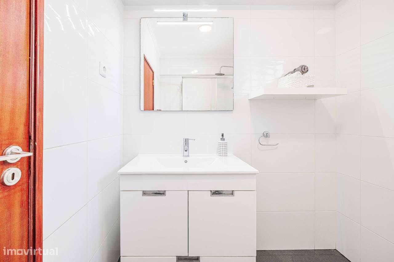 T2 totalmente remodelado no Cacém-25