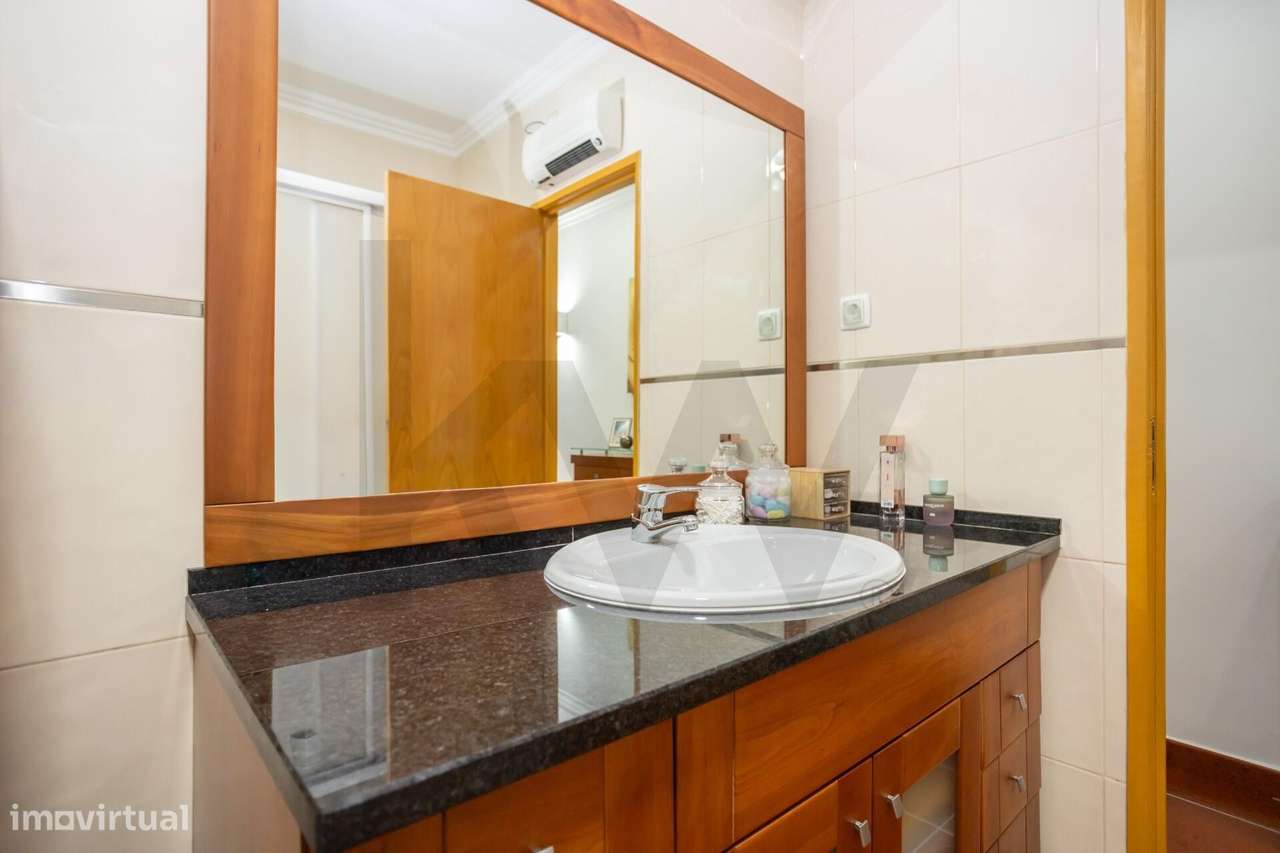 Apartamento T3 no Laranjeiro, Almada – Potencial Único e Localização P-27
