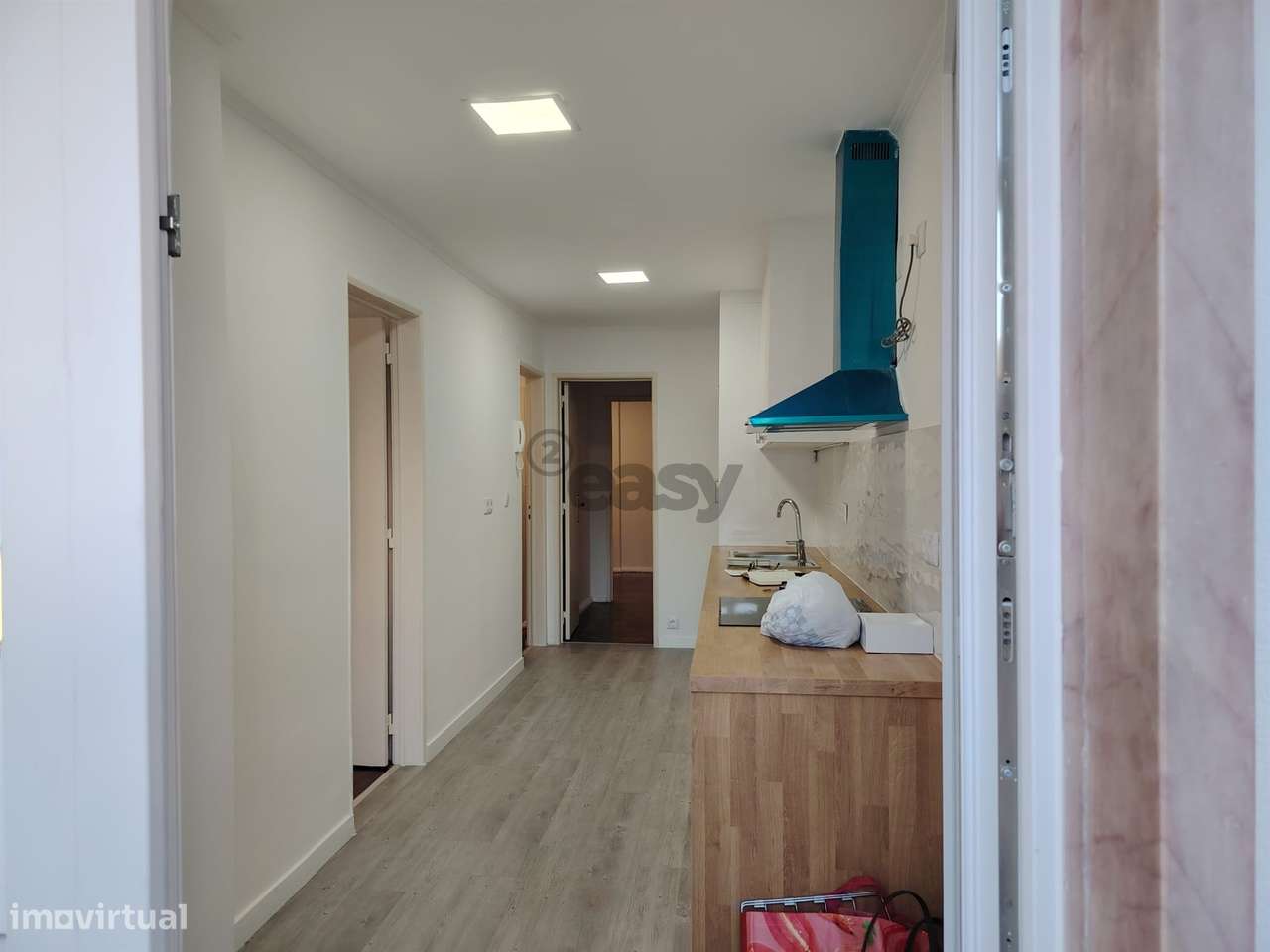 T4 totalmente remodelado em Benfica - Grande imagem: 2/34