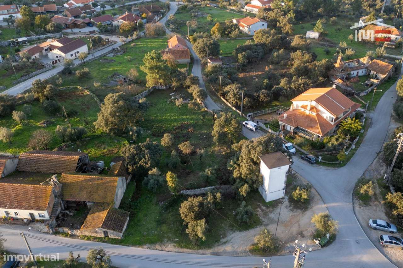 Terreno para construção com 1679 m2 a 4 kms de Fátima - Grande imagem: 2/12