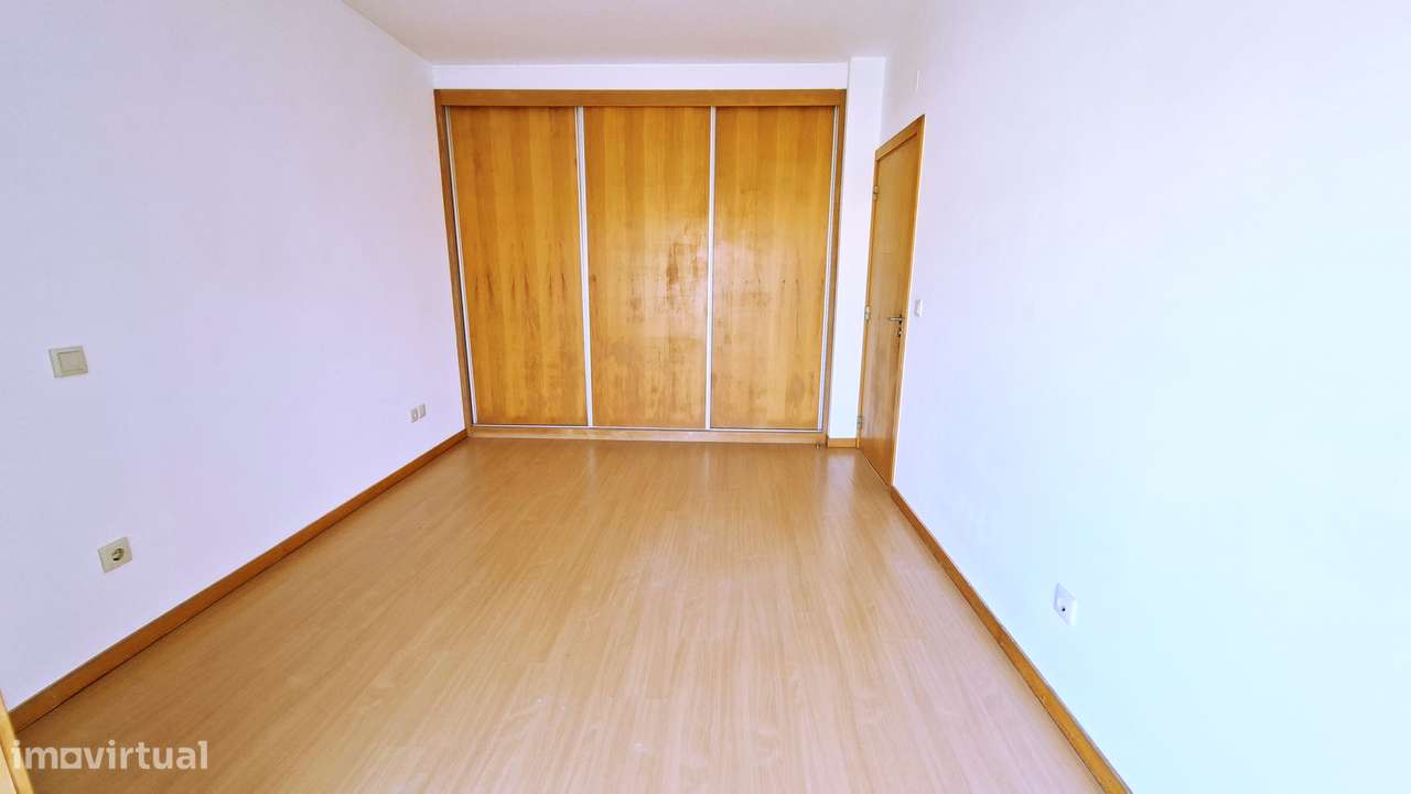Apartamento T4 com 297m², Garagem e Lugar  estacionamento  Pinhal Novo-18