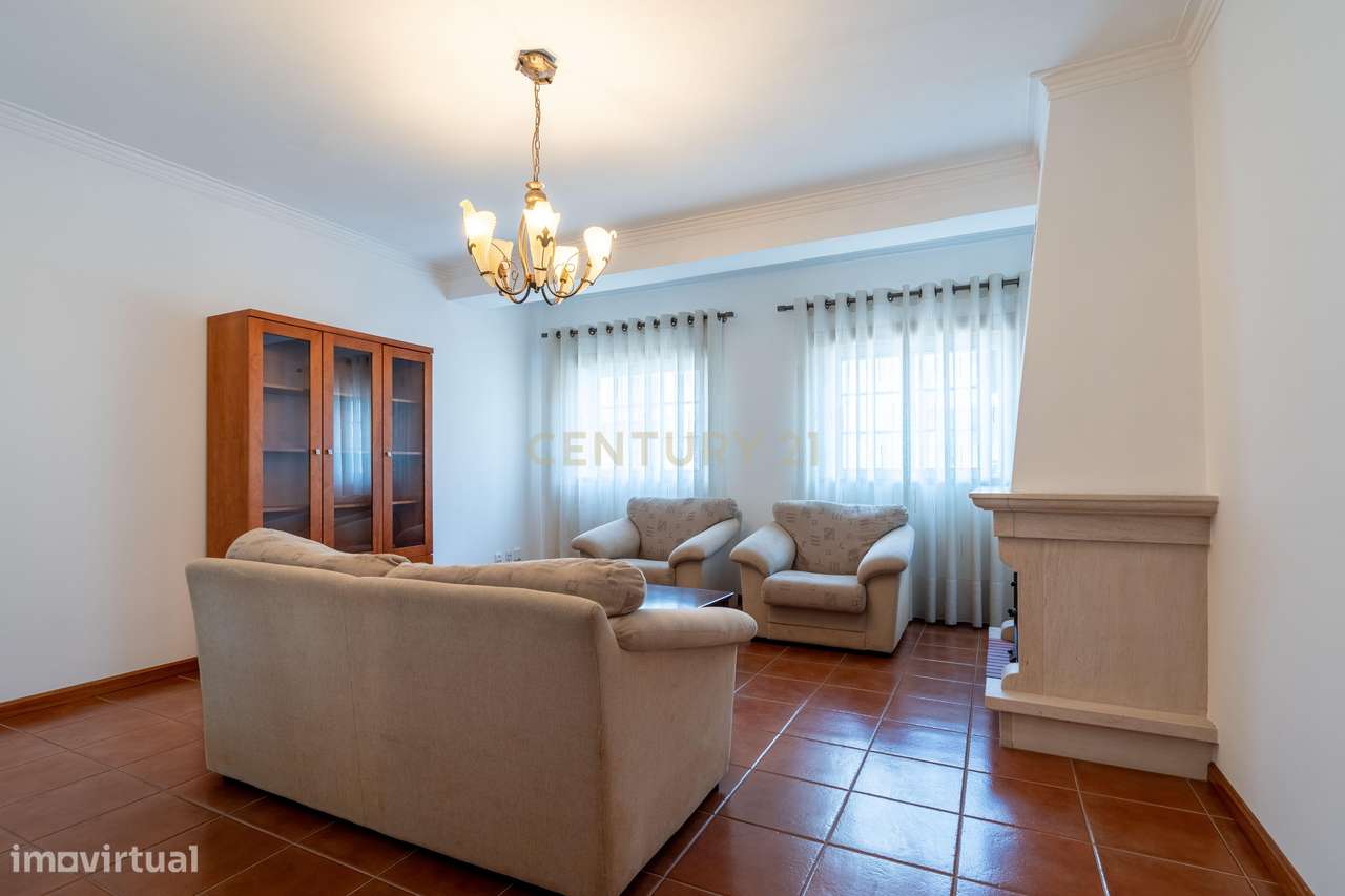 Moderno T1 em Lousã, quase novo e pronto a habitar-6