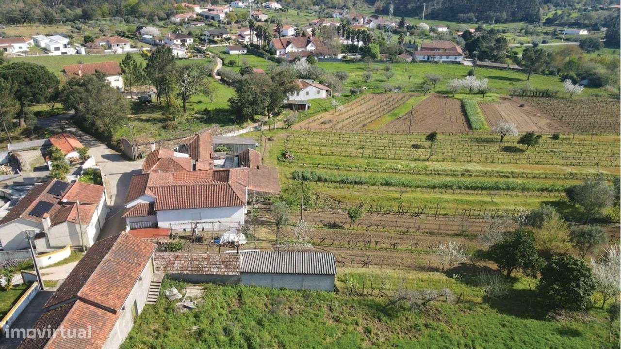 Moradia T3 + 1, com Terreno, em Vila Nova de Poiares-33