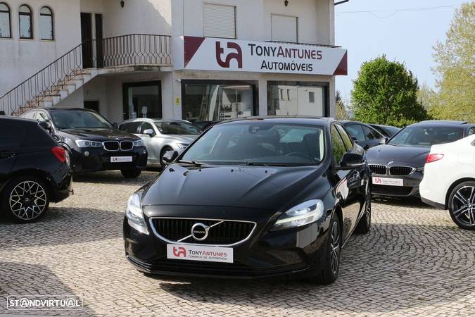 Volvo V40 2.0 D2 Momentum Geartronic - 1