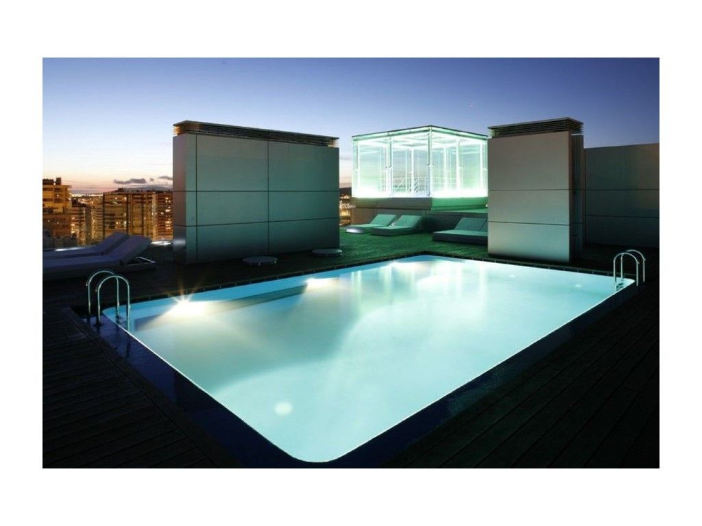 Apartamento T4 com piscina