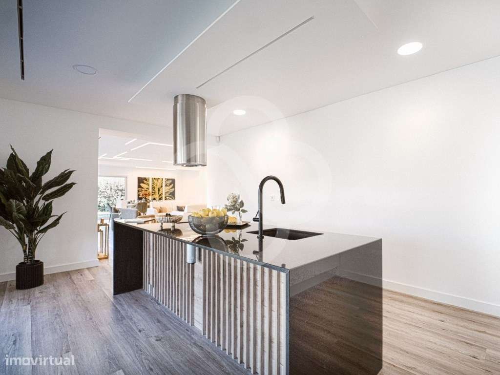 Moradia T4 isolada no prestigiado condomínio da herdade da Aroeira - Grande imagem: 4/31