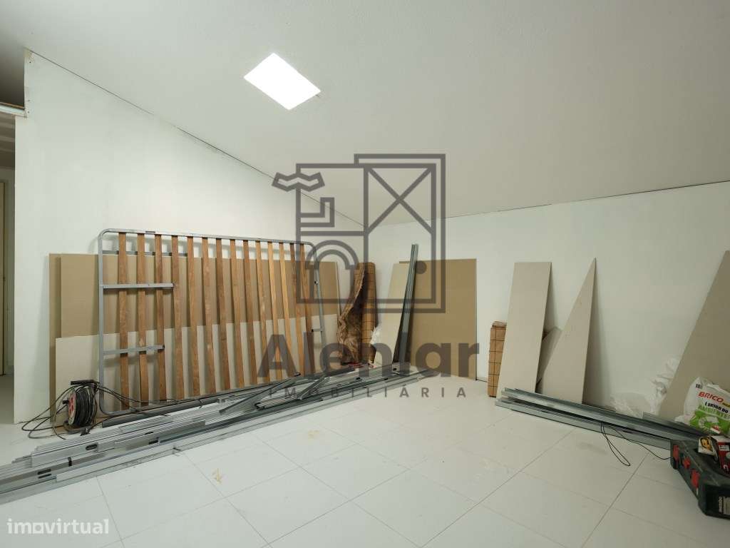 Excelente T3 com Box em Alenquer-31