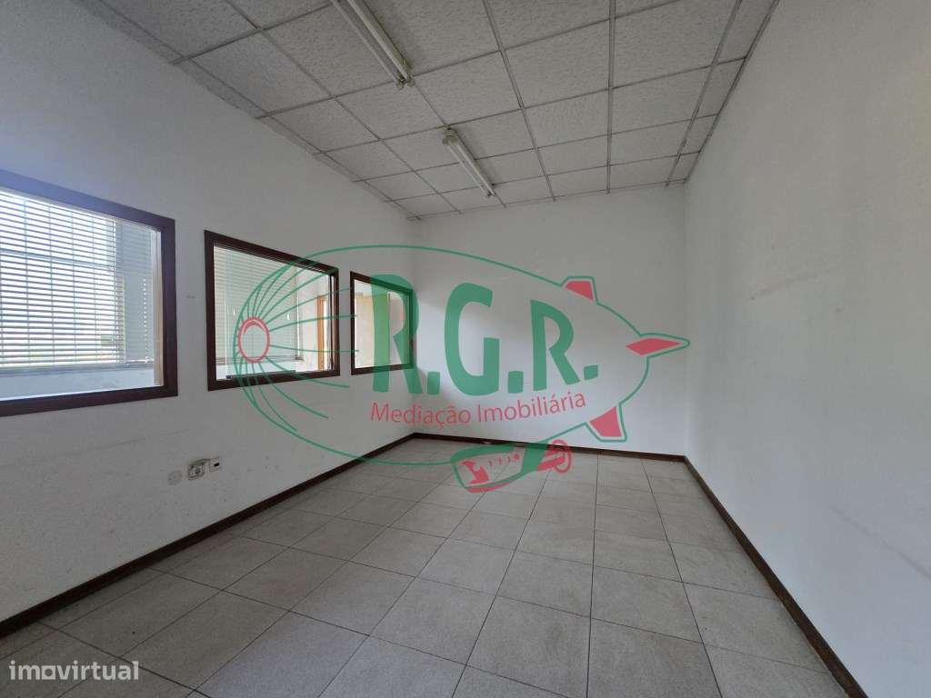 Armazém 630 m2 - SÃO PEDRO DA COVA - Grande imagem: 5/20