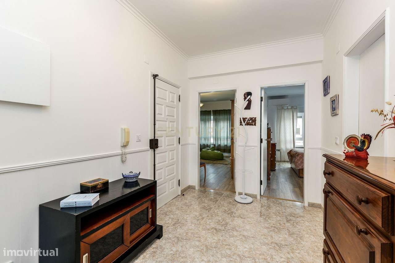 Apartamento Renovado em Seixal com Vista para a Cidade - Grande imagem: 5/25