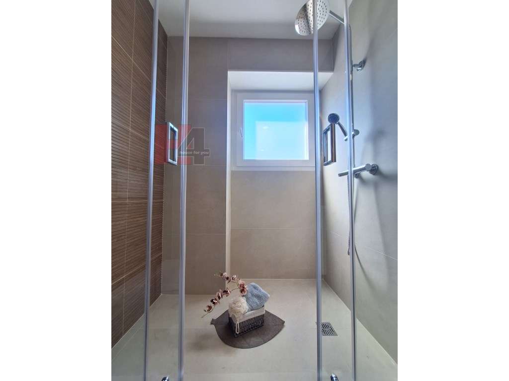 Apartamento T3 totalmente remodelado em Benfica-17