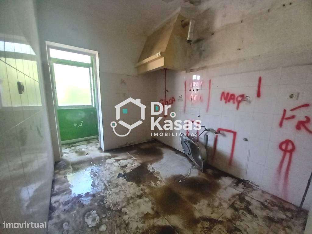 Apartamento T1 renovado na Baixa da Banheira-8