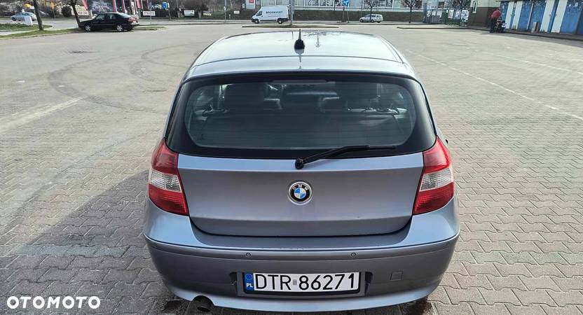 BMW Seria 1 120i - 6