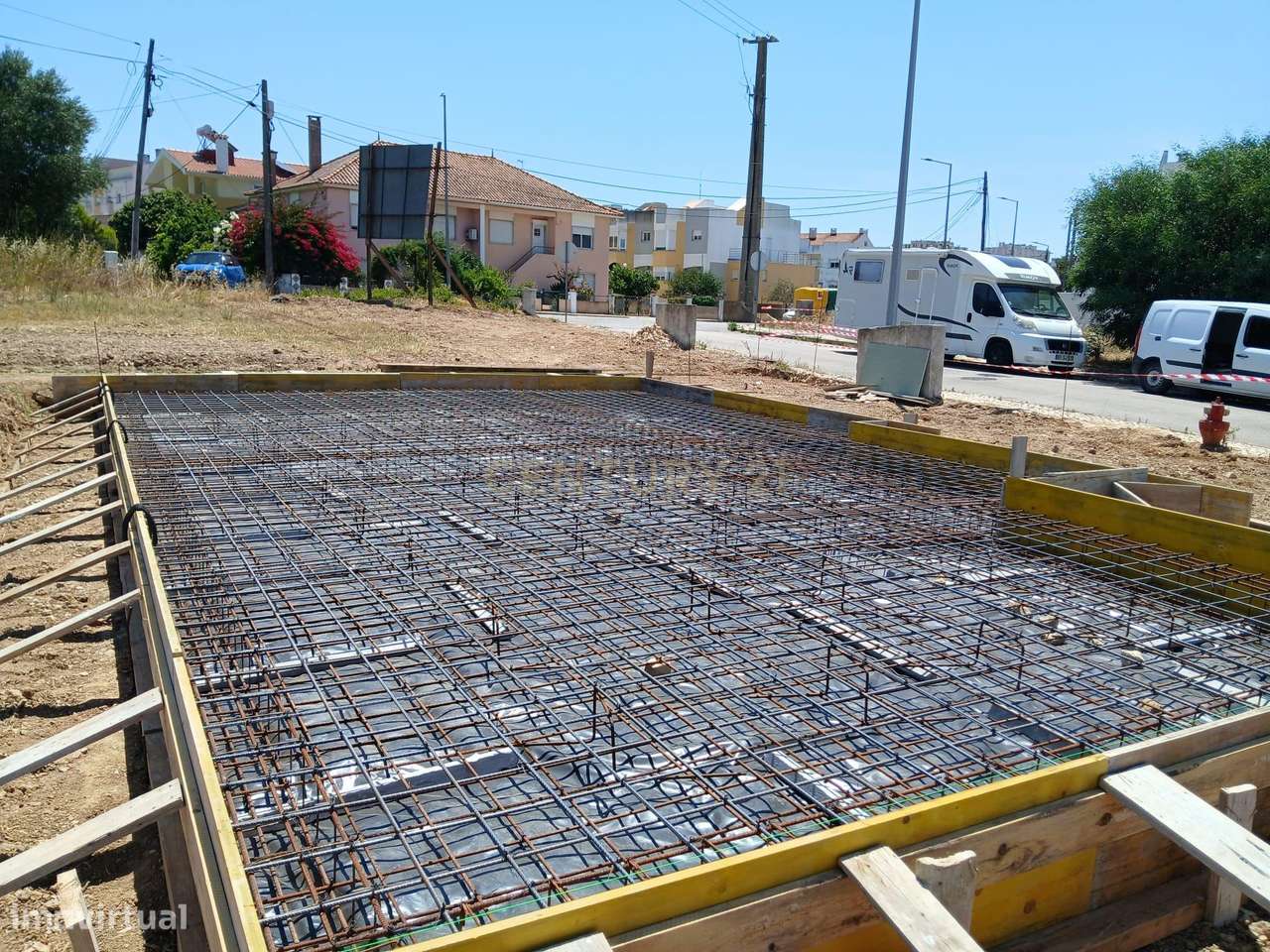 Magnífica Moradia T3 com Piscina em Localização Central - Carregado-6