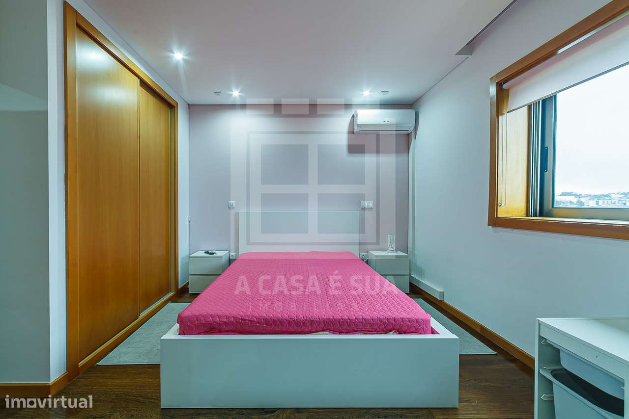 MORADIA T4+1 C/PISCINA EM COND FECHADO 3 FRENTES-15