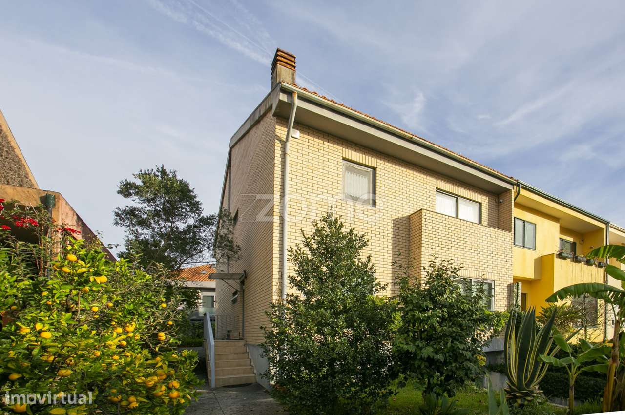 MoradiaT4 + Escritório+Salão e garagem 3 viaturas - Grande imagem: 3/43