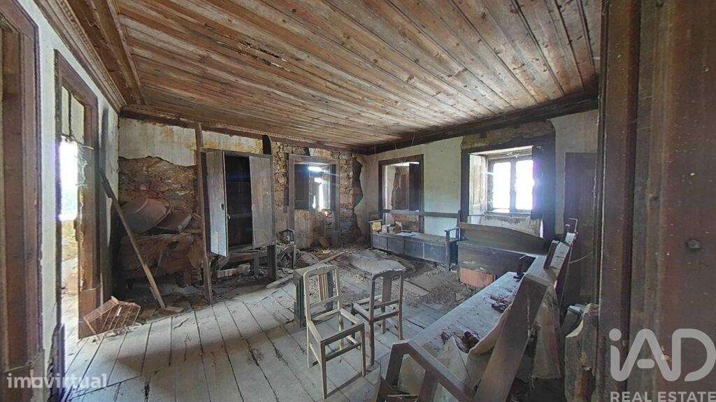 Casa / Villa T4 em Castanheira de Pêra e Coentral de 286,00 m2 - Grande imagem: 4/28