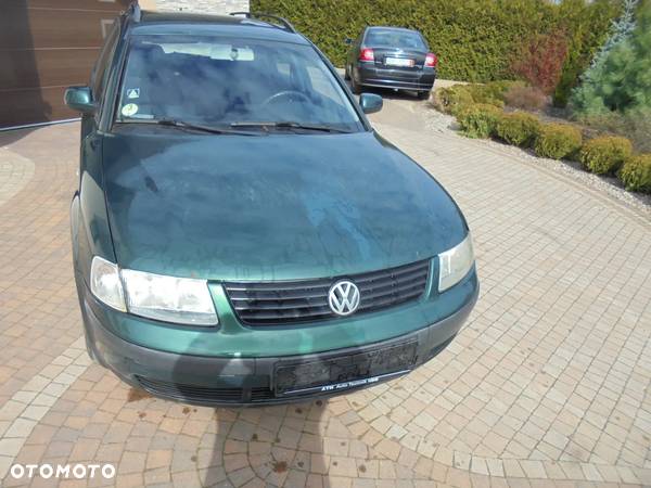 Volkswagen Passat 1.9 TDI Comfortline - 4